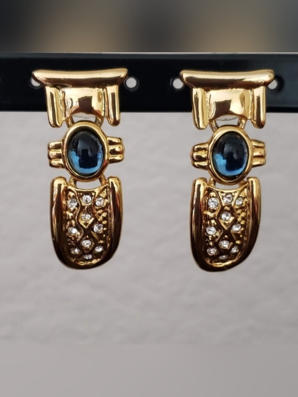 NWOT GOLD TONE WITH BLUE STONES AND SMALL WHITE RHINESTONES DANGLING EARRINGS